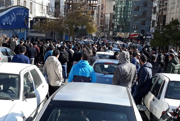 معاون باشگاه استقلال کتک خورد معاون باشگاه استقلال کتک خورد