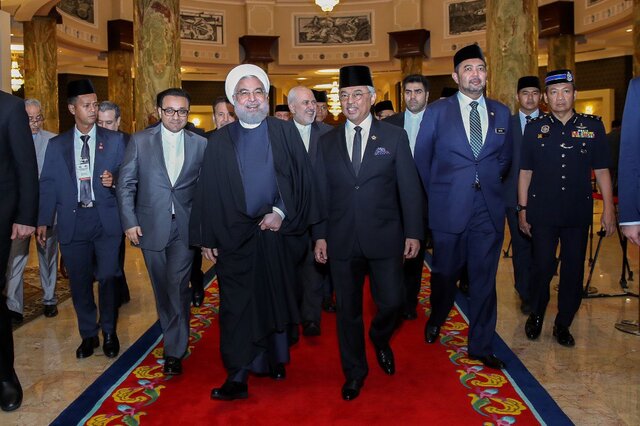 گزارش توییتری ظریف از سفر روحانی به کوالالامپور گزارش توییتری ظریف از سفر روحانی به کوالالامپور