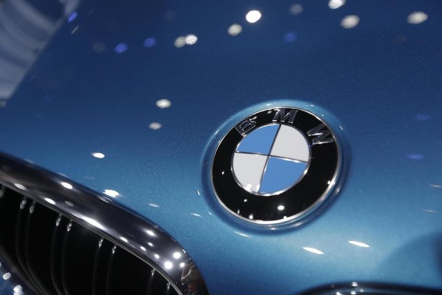 گیربکس BMW مشکل دارد گیربکس BMW مشکل دارد