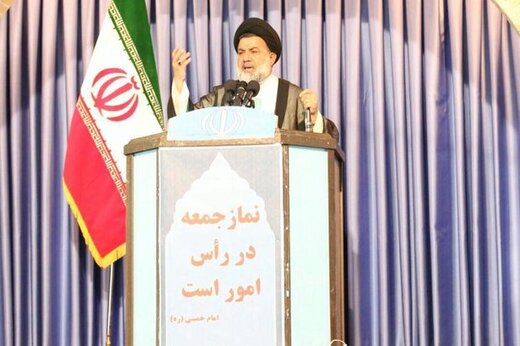 خداحافظی یک امام جمعه دیگر با تریبون نماز جمعه خداحافظی یک امام جمعه دیگر با تریبون نماز جمعه