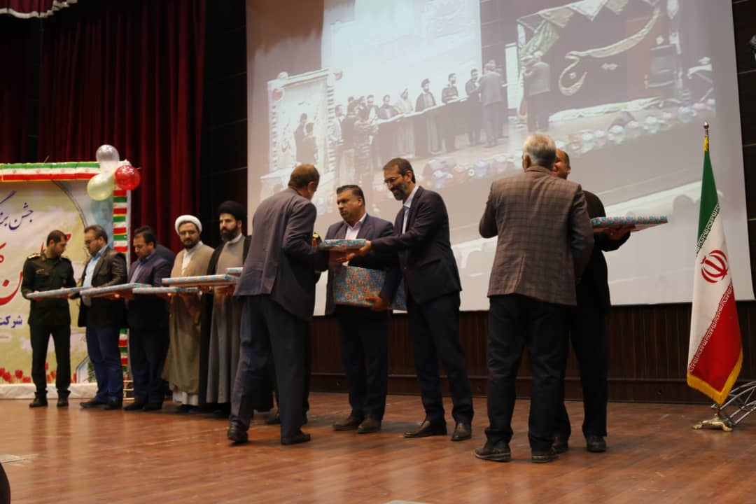 جشن بزرگ چهلمین بهار بسیج برگزار شد جشن بزرگ چهلمین بهار بسیج برگزار شد