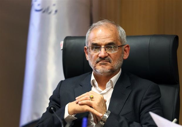 تولید روزانه هزاران ماسک در هنرستانها تولید روزانه هزاران ماسک در هنرستانها