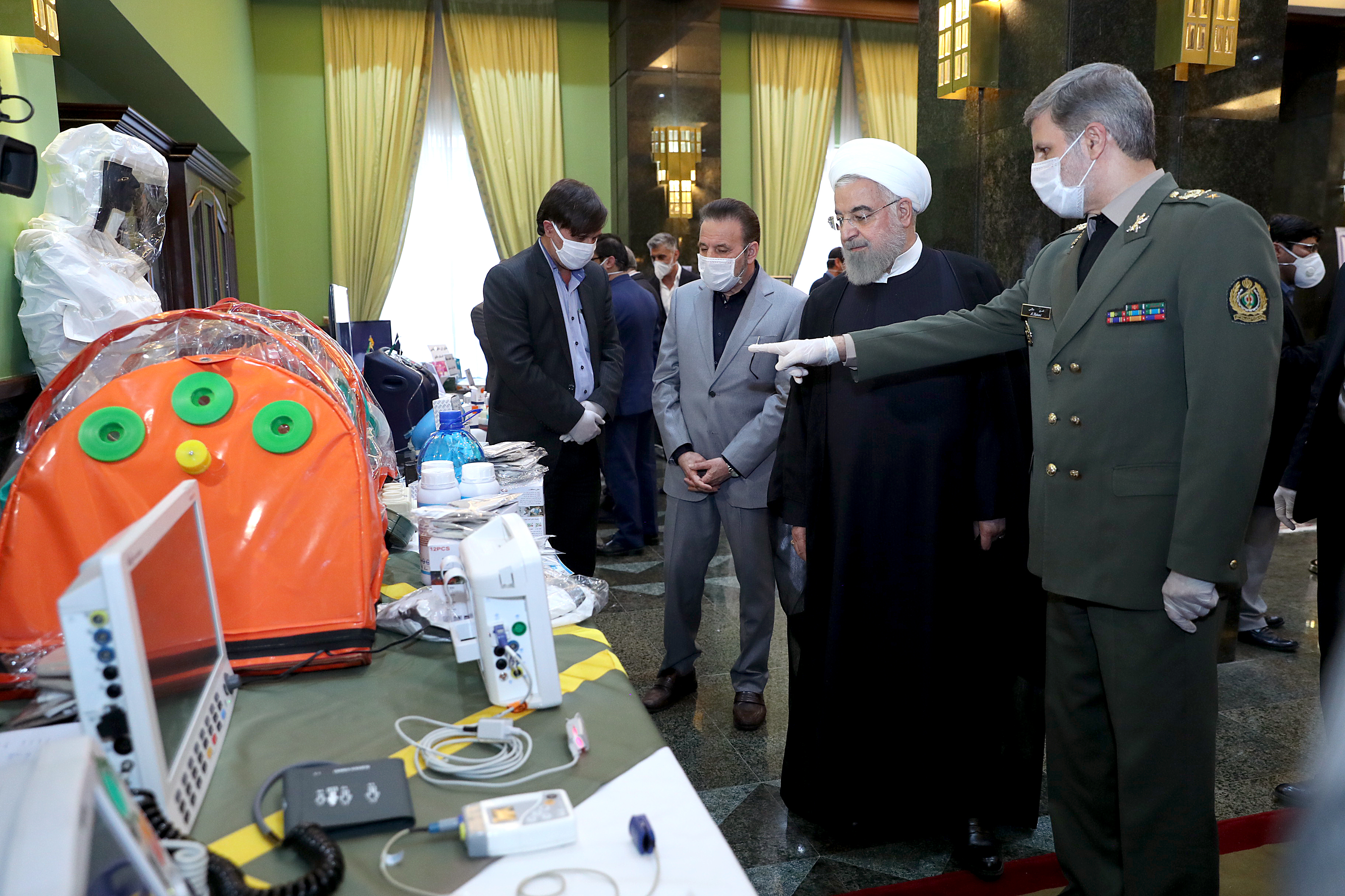توسعه شرکتهای دانشبنیان ما را به خودکفایی میرساند/ تولیدات داخلی ضمن صرفهجویی ارزی، بازار وسیع اقتصادی نیز ایجاد میکند توسعه شرکتهای دانشبنیان ما را به خودکفایی میرساند/ تولیدات داخلی ضمن صرفهجویی ارزی، بازار وسیع اقتصادی نیز ایجاد میکند