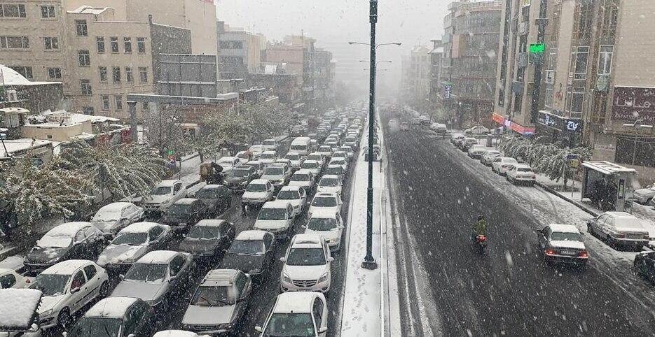 افزایش قابل توجه تردد خودرو در ساعت پیک ترافیک تهران افزایش قابل توجه تردد خودرو در ساعت پیک ترافیک تهران