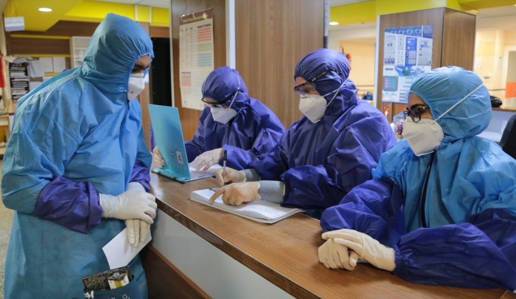 ۱۷۰پزشک و پرستار قمی حین خدمت به ویروس کرونا مبتلا شدند ۱۷۰پزشک و پرستار قمی حین خدمت به ویروس کرونا مبتلا شدند