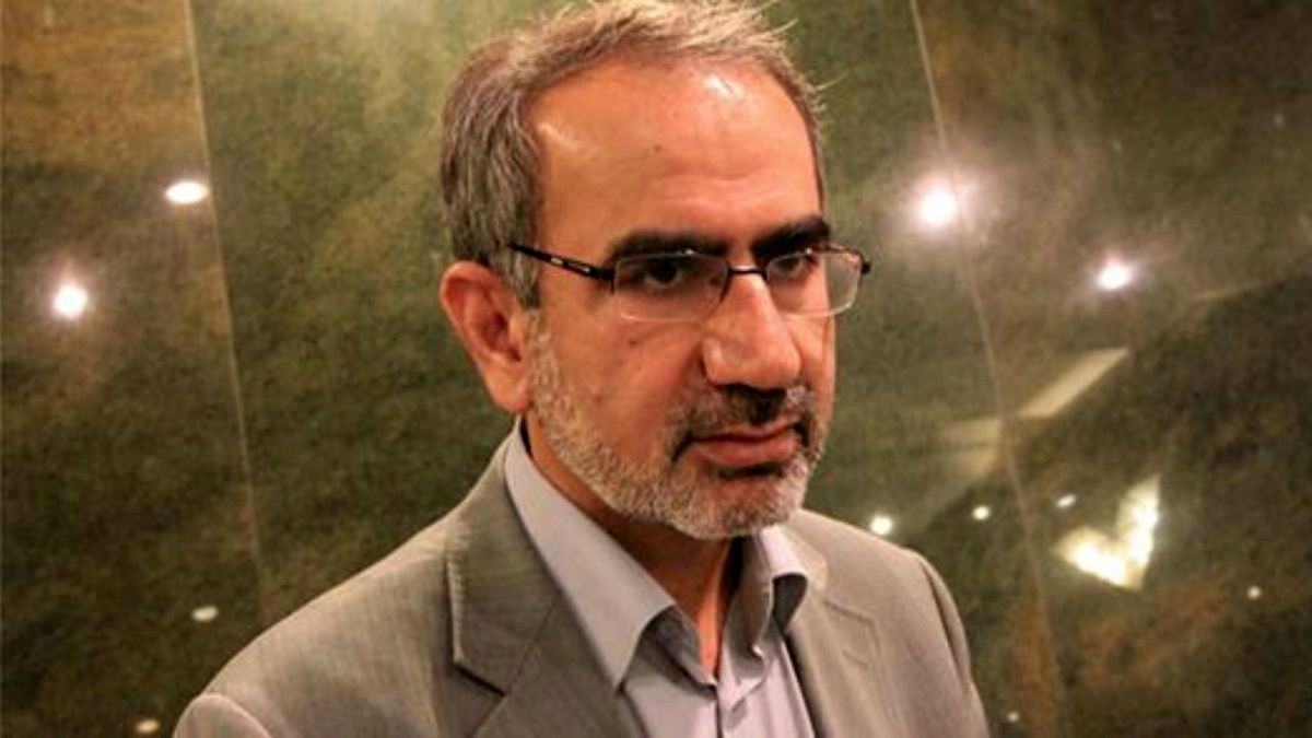 افزایش نرخ تسعیر ارز از مفاسد نظام چند نرخی جلوگیری میکند/ مکانیسم تغییر ارز مبنای کالاهای وارداتی در بودجه۱۴۰۰ افزایش نرخ تسعیر ارز از مفاسد نظام چند نرخی جلوگیری میکند/ مکانیسم تغییر ارز مبنای کالاهای وارداتی در بودجه۱۴۰۰
