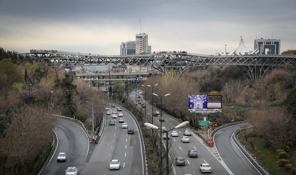 پل طبیعت تهران نارنجی شد +عکس پل طبیعت تهران نارنجی شد +عکس