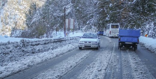 آغاز بارش برف و باران در محورهای مواصلاتی تهران آغاز بارش برف و باران در محورهای مواصلاتی تهران