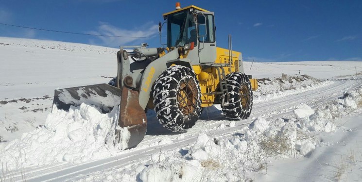 برف راه ۶۰روستای چالوس و کلاردشت را مسدود کرد برف راه ۶۰روستای چالوس و کلاردشت را مسدود کرد
