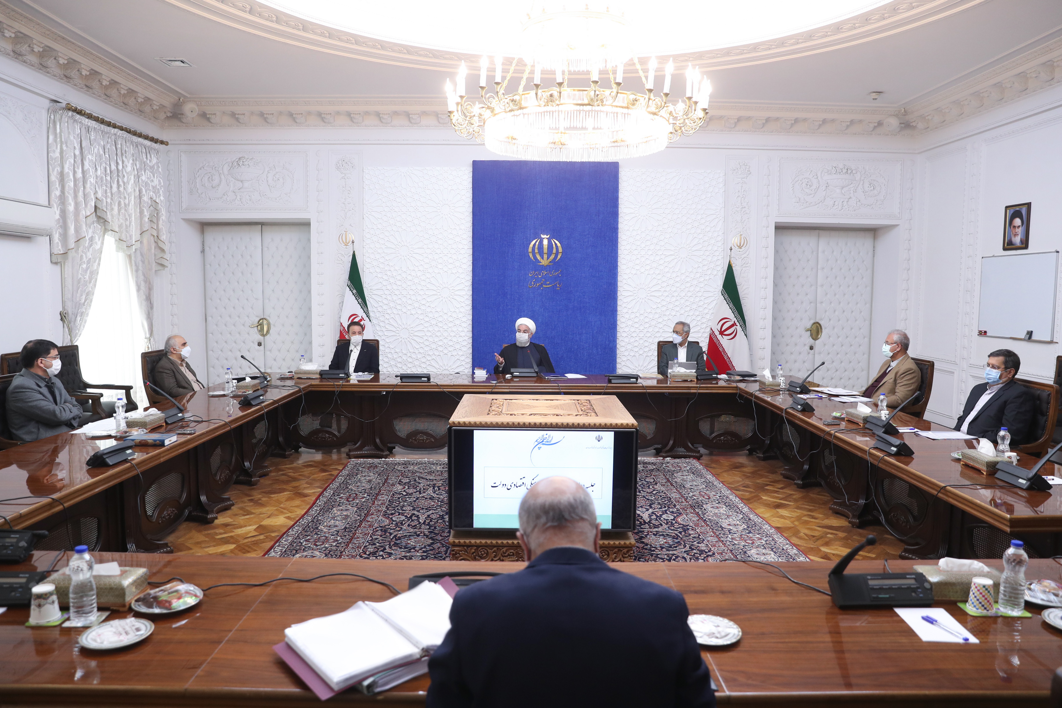 دولت سیاستهای معیشتی خود را ادامه خواهد داد/ تصویب برنامه تامین و توزیع کالاهای اساسی در ماههای پایانی سال دولت سیاستهای معیشتی خود را ادامه خواهد داد/ تصویب برنامه تامین و توزیع کالاهای اساسی در ماههای پایانی سال