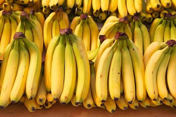 قیمت موز با واردات به تعادل میرسد قیمت موز با واردات به تعادل میرسد