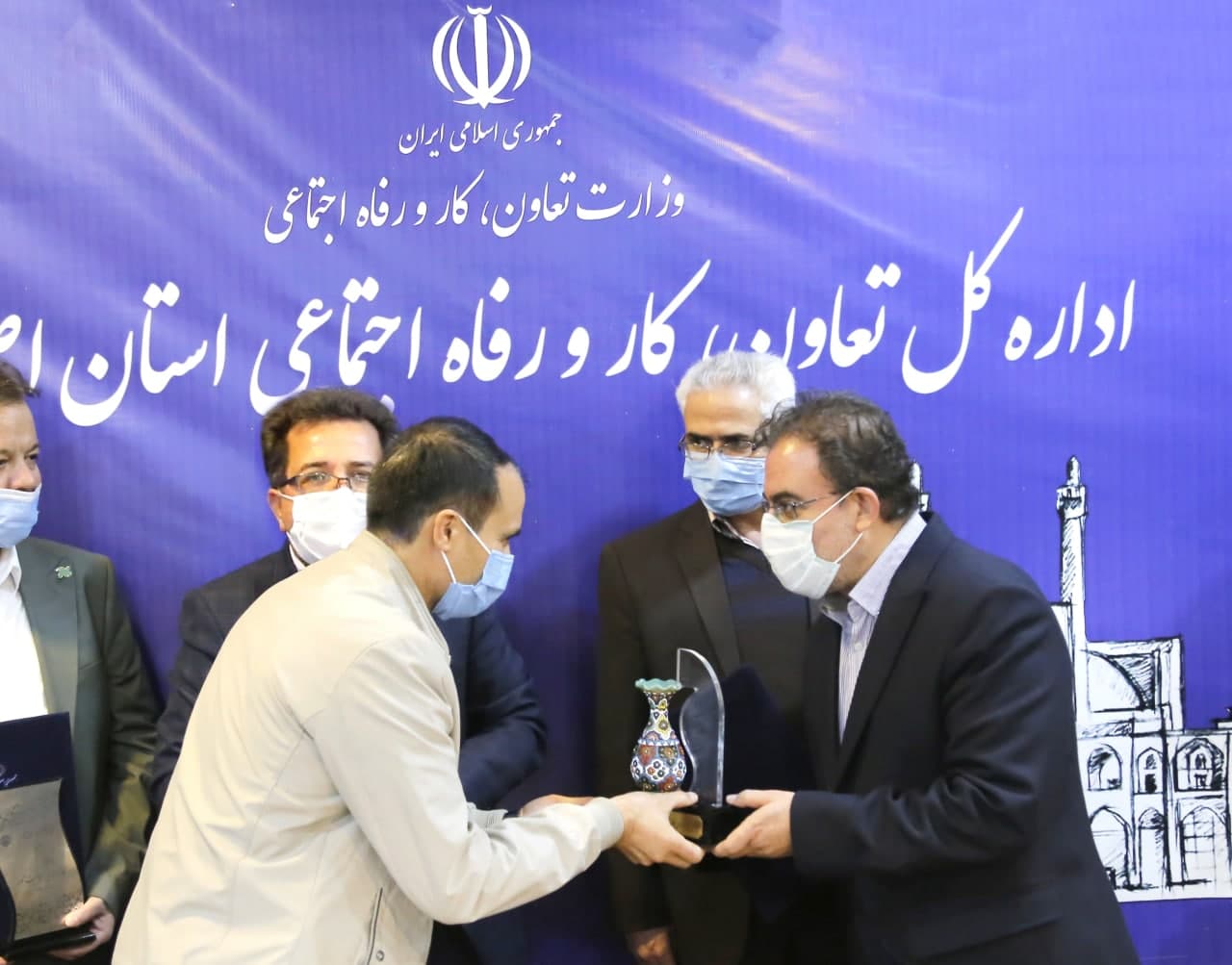 تقدیر از فعالیتهای انتخاب الکترونیک در حوزه مسئولیتهای اجتماعی تقدیر از فعالیتهای انتخاب الکترونیک در حوزه مسئولیتهای اجتماعی