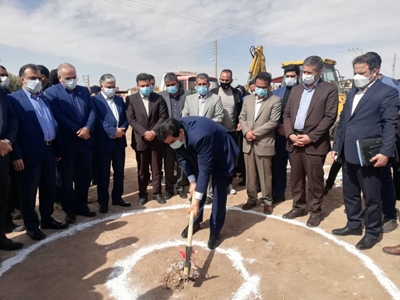 کلنگ احداث دو مدرسه و یک سالن ورزشی به زمین زده شد کلنگ احداث دو مدرسه و یک سالن ورزشی به زمین زده شد