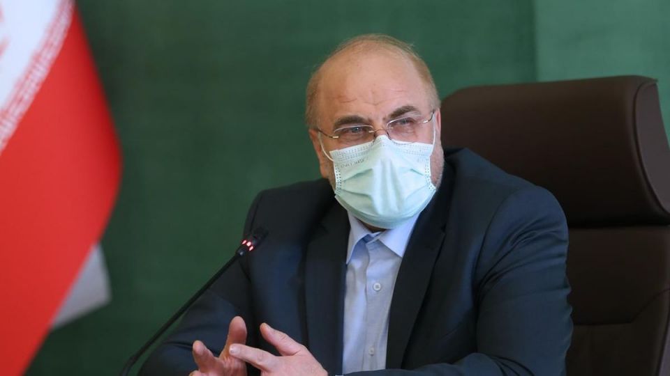 قالیباف: جیب مرزنشینان و کولبران نباید خالی بماند قالیباف: جیب مرزنشینان و کولبران نباید خالی بماند