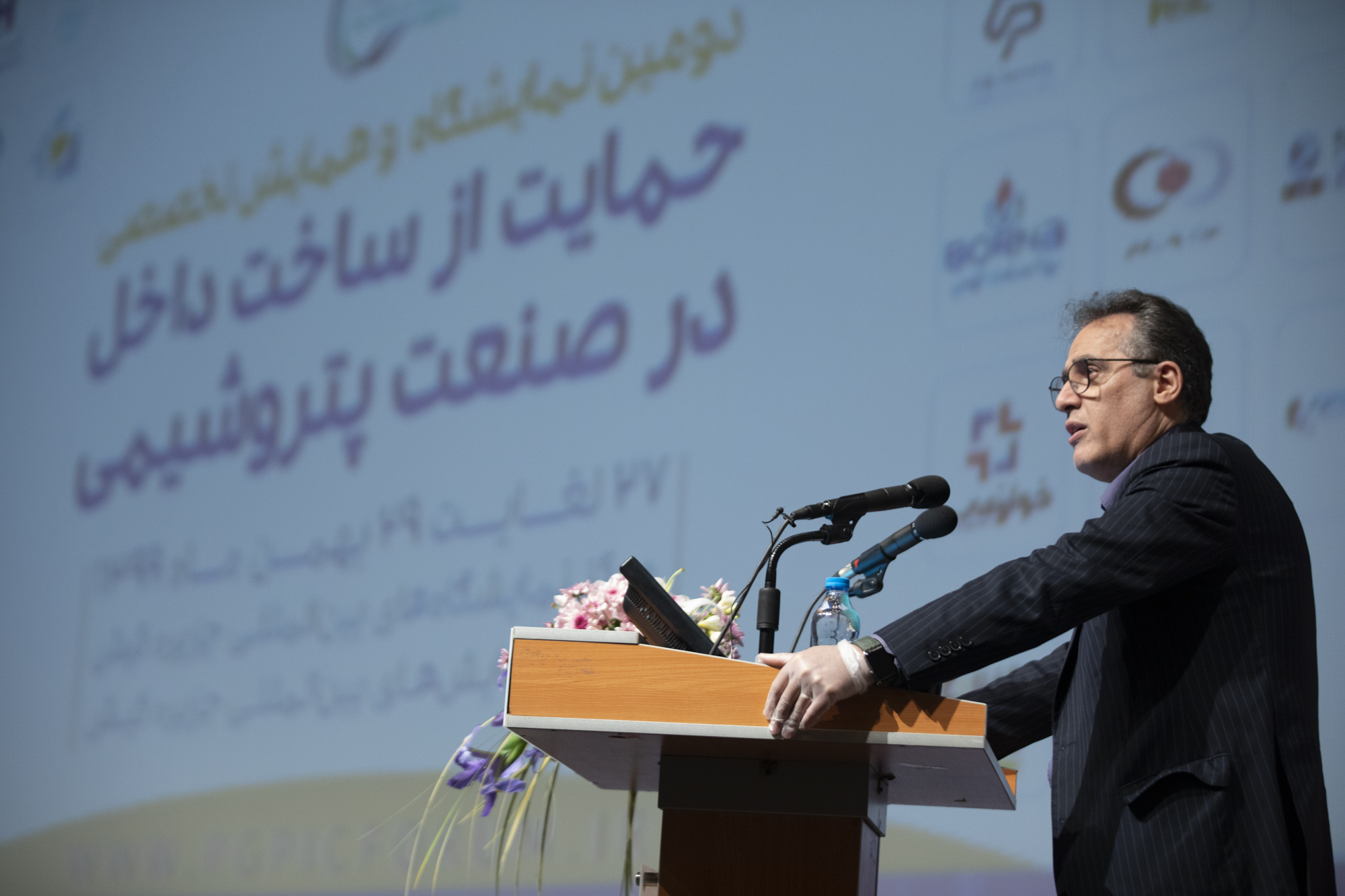 افزایش عمق همکاری با طرفهای تجاری یک راهبرد استراتژیک در بانک اقتصادنوین است افزایش عمق همکاری با طرفهای تجاری یک راهبرد استراتژیک در بانک اقتصادنوین است
