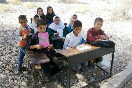 اهدای ۸۰تبلت به دانشآموزان روستای بزنج اهدای ۸۰تبلت به دانشآموزان روستای بزنج