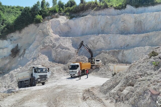 سهم بیش از ۲۷درصدی بخش معدن در بین واحدهای فعال استانی سهم بیش از ۲۷درصدی بخش معدن در بین واحدهای فعال استانی