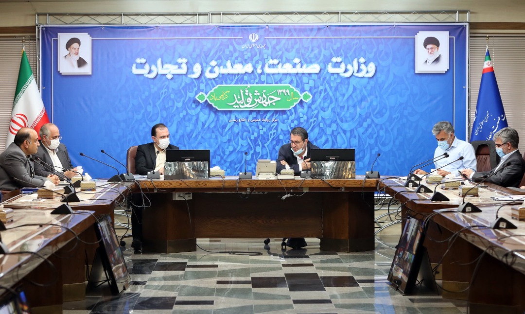 امسال باید افزایش تولید 300هزار دستگاه خودرو عملیاتی شود/ خودروسازان شفاف سازی کنند مقصر آشفتگی بازار کیست امسال باید افزایش تولید 300هزار دستگاه خودرو عملیاتی شود/ خودروسازان شفاف سازی کنند مقصر آشفتگی بازار کیست