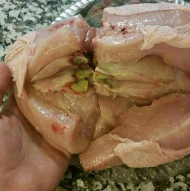 علت سبز شدن عضله سینه مرغ علت سبز شدن عضله سینه مرغ