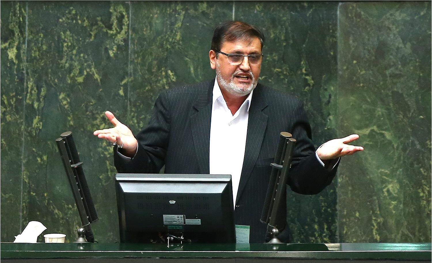 تاثیر تهدید ترامپ علیه ایران بر وضعیت عبور و مرور نفتکشها از تنگه هرمز تاثیر تهدید ترامپ علیه ایران بر وضعیت عبور و مرور نفتکشها از تنگه هرمز