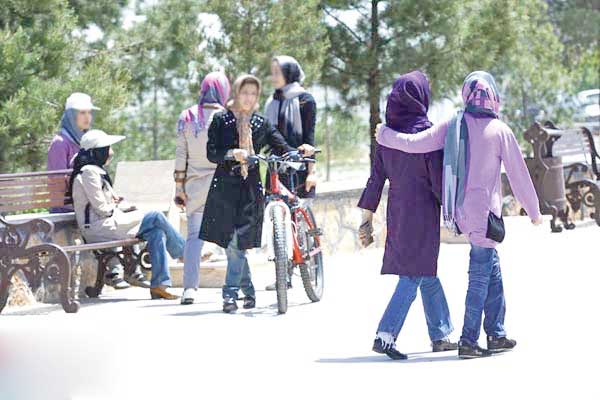 روایتی دخترانه از خشونت های پنهان خانگی روایتی دخترانه از خشونت های پنهان خانگی