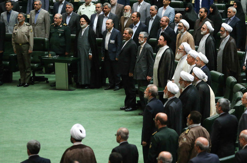 معروفترین چهرهای که اختتامیه مجلس دهم را ندید +عکس معروفترین چهرهای که اختتامیه مجلس دهم را ندید +عکس