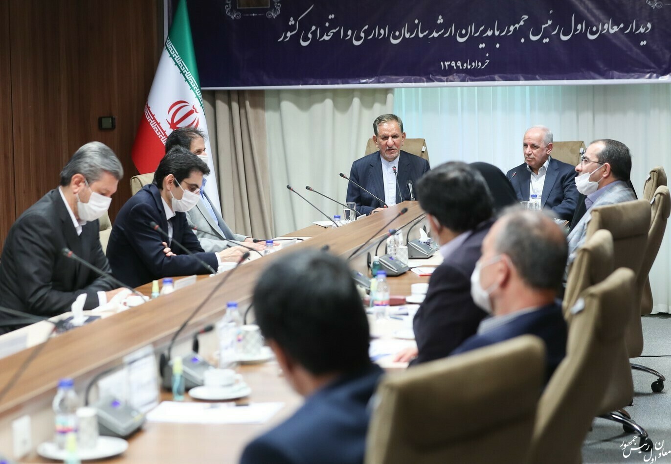 باید دستگاههای اداری از حالت فرسودگی خارج شوند/ در سال پایانی دولت نباید گرفتار حاشیه سازیها شد باید دستگاههای اداری از حالت فرسودگی خارج شوند/ در سال پایانی دولت نباید گرفتار حاشیه سازیها شد
