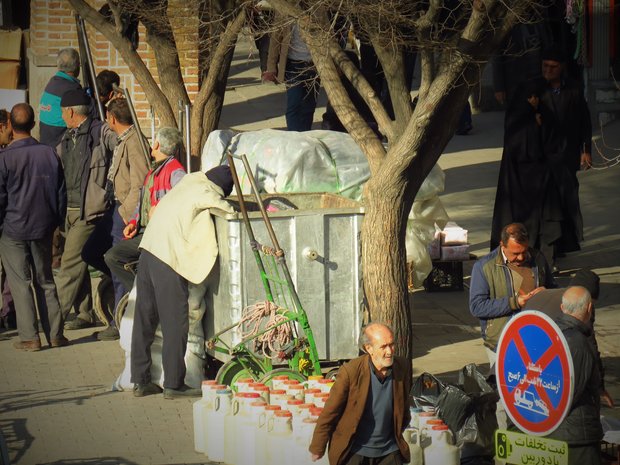 شهروندان موارد زباله گردی کودکان را به ۱۳۷گزارش دهند شهروندان موارد زباله گردی کودکان را به ۱۳۷گزارش دهند