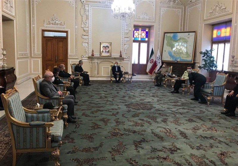 در دیدار لاریجانی با فرماندهان ارشد نظامی چه گذشت؟ در دیدار لاریجانی با فرماندهان ارشد نظامی چه گذشت؟