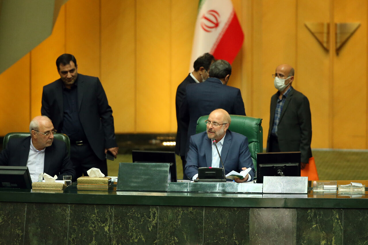 قالیباف: مذاکره با آمریکا مطلقاً ممنوع است قالیباف: مذاکره با آمریکا مطلقاً ممنوع است