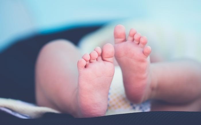 فرزندم به دنیای کرونایی ما خوش آمدهای فرزندم به دنیای کرونایی ما خوش آمدهای