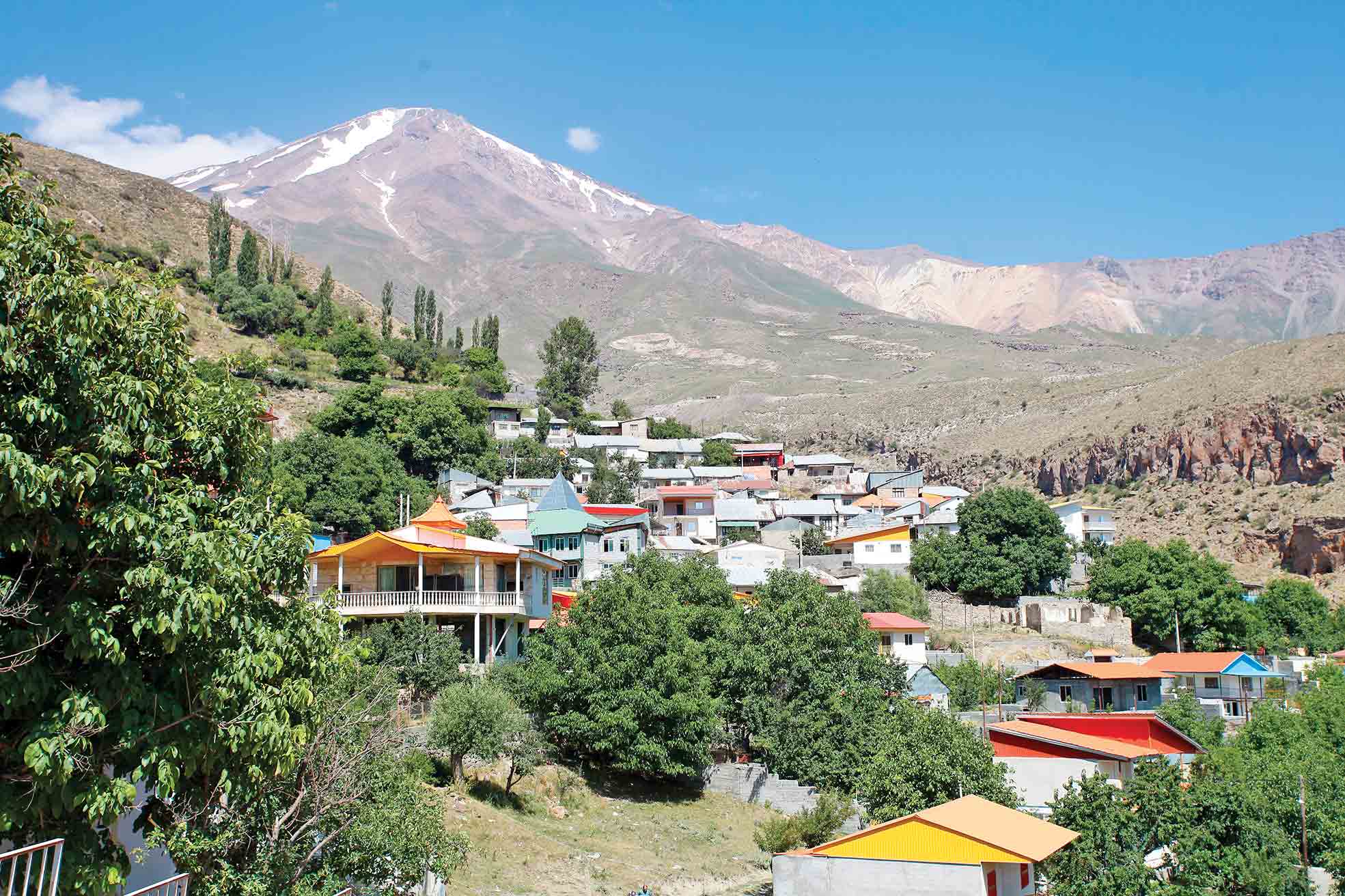 زندگی در دامنههای وقفی مرتع زندگی در دامنههای وقفی مرتع