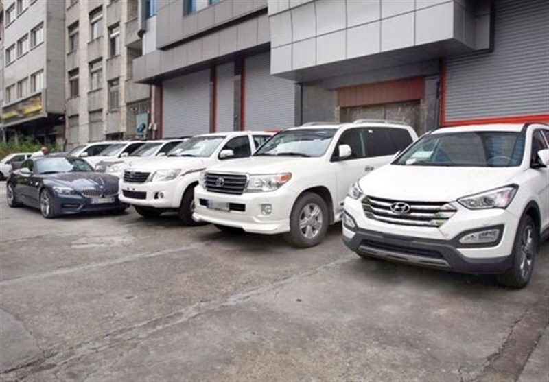 قیمت روز خودروهای خارجی (۹۹/۵/۱۵)/ نوسان بالای قیمت در بازار خودرو‌های وارداتی