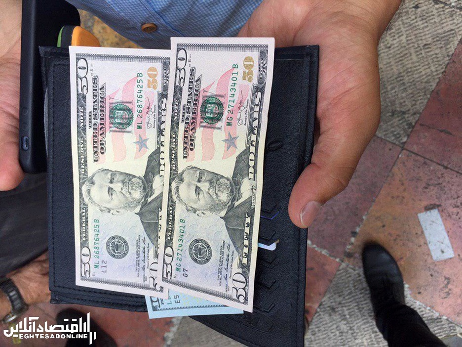 همه فروشنده دلار شدند!