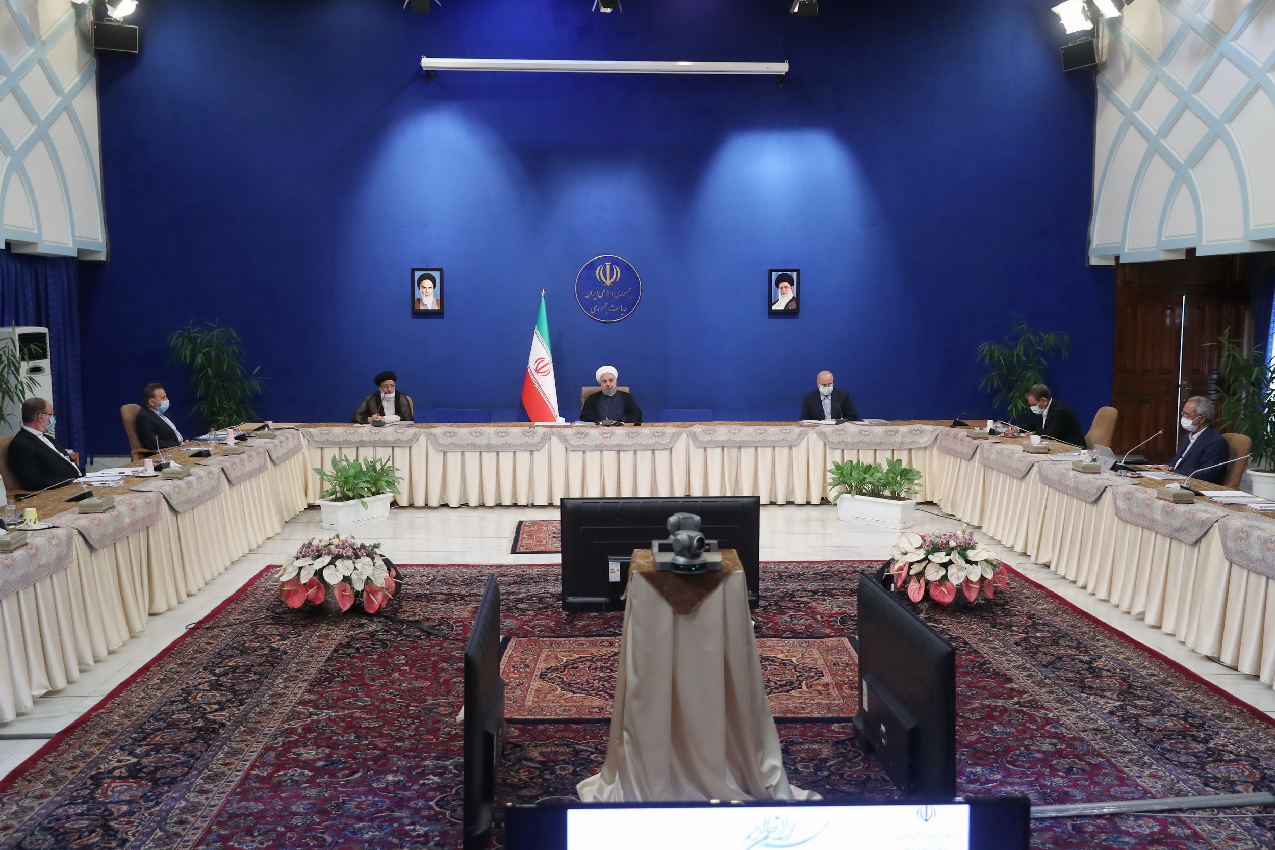 دولت با همکاری قوای دیگر، به دنبال گشایش در اقتصاد است/ بررسی پیشنهاد ستاد اقتصادی دولت برای مقابله با تحریم نفتی دولت با همکاری قوای دیگر، به دنبال گشایش در اقتصاد است/ بررسی پیشنهاد ستاد اقتصادی دولت برای مقابله با تحریم نفتی