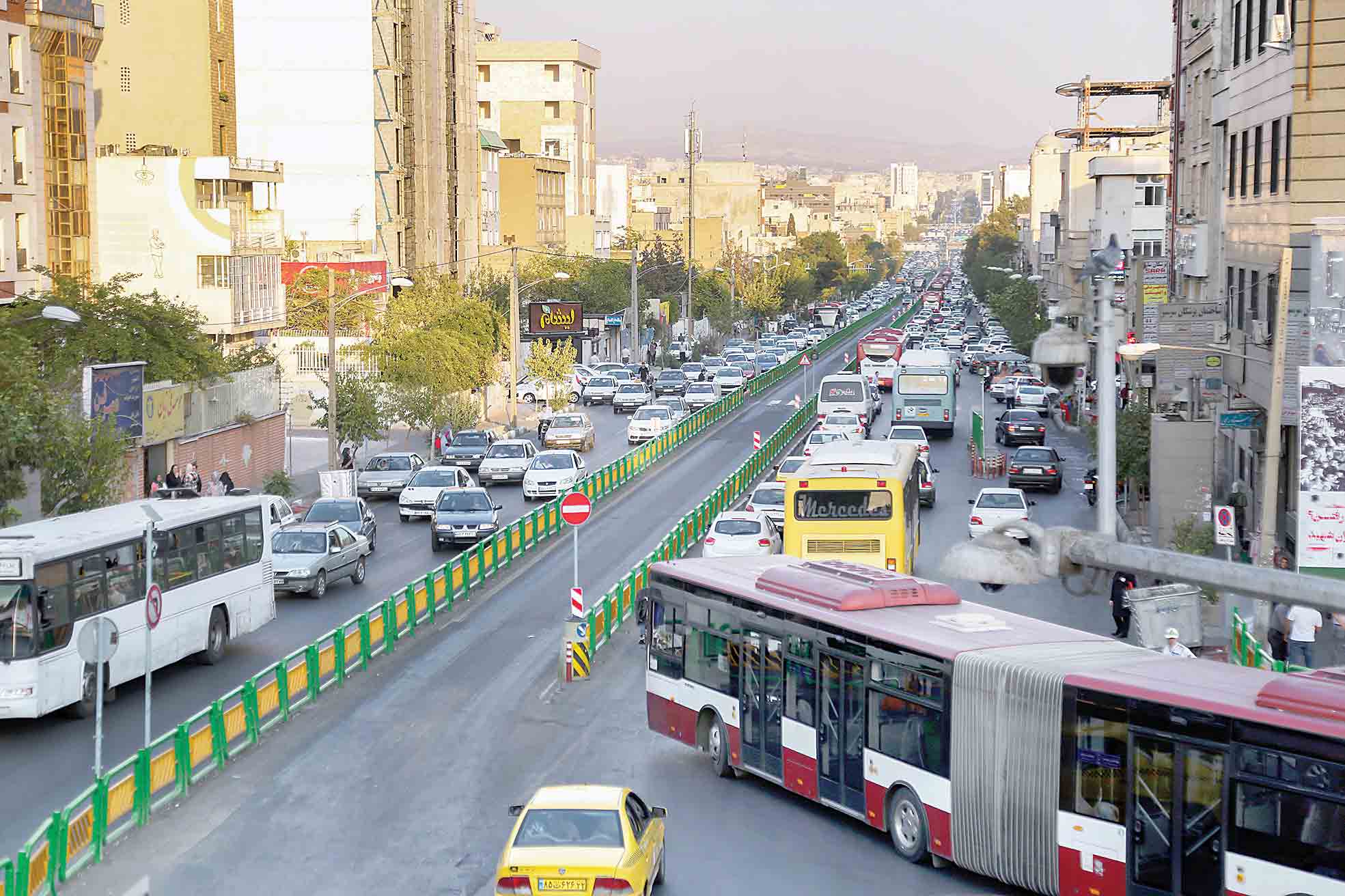 سرعتگیری کرونا با لغو محدودیتهای ترافیکی سرعتگیری کرونا با لغو محدودیتهای ترافیکی
