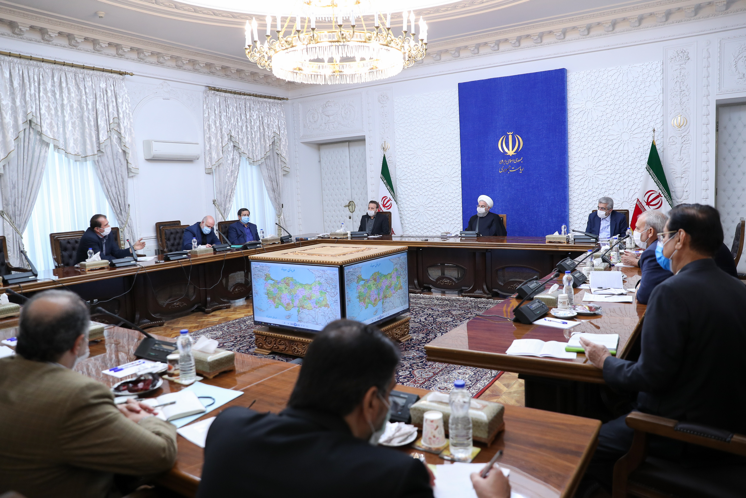 ضرورت گسترش همکاریهای بانکی و اقتصادی با همسایگان/ وزارتخانهها برای گسترش روابط خارجی وارد عرصه شوند ضرورت گسترش همکاریهای بانکی و اقتصادی با همسایگان/ وزارتخانهها برای گسترش روابط خارجی وارد عرصه شوند