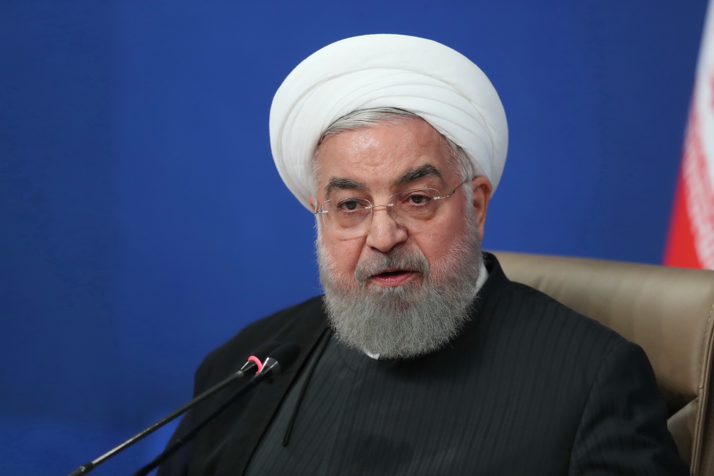 دستور روحانی برای رایگان شدن ترافیک شبکه شاد/ اوایل مهرماه از تحریم تسلیحاتی خارج میشویم دستور روحانی برای رایگان شدن ترافیک شبکه شاد/ اوایل مهرماه از تحریم تسلیحاتی خارج میشویم