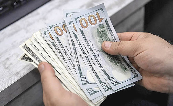 چه کسانی هنوز میتوانند ارز بخرند؟! چه کسانی هنوز میتوانند ارز بخرند؟!