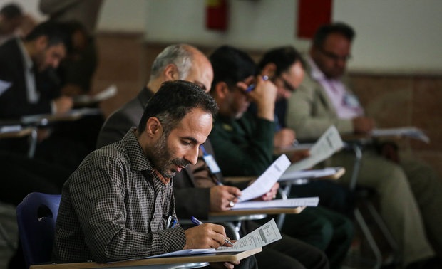 فارغ التحصیلان دکترا بیکارتر شدند فارغ التحصیلان دکترا بیکارتر شدند