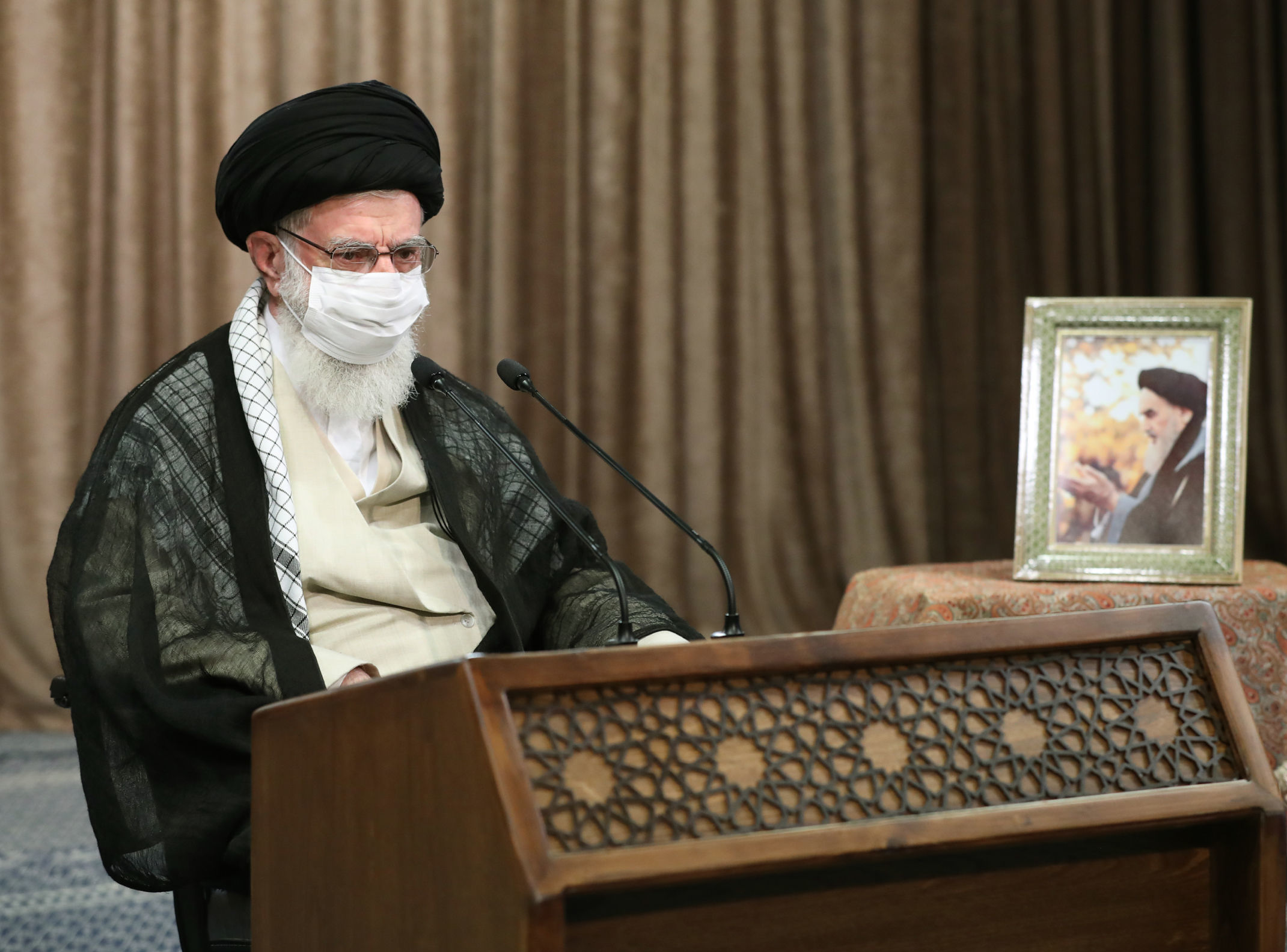 دفاع مقدس یکی از عقلانیترین حرکات ملت ایران بود/ خطر تحریف دفاع مقدس جدی است دفاع مقدس یکی از عقلانیترین حرکات ملت ایران بود/ خطر تحریف دفاع مقدس جدی است