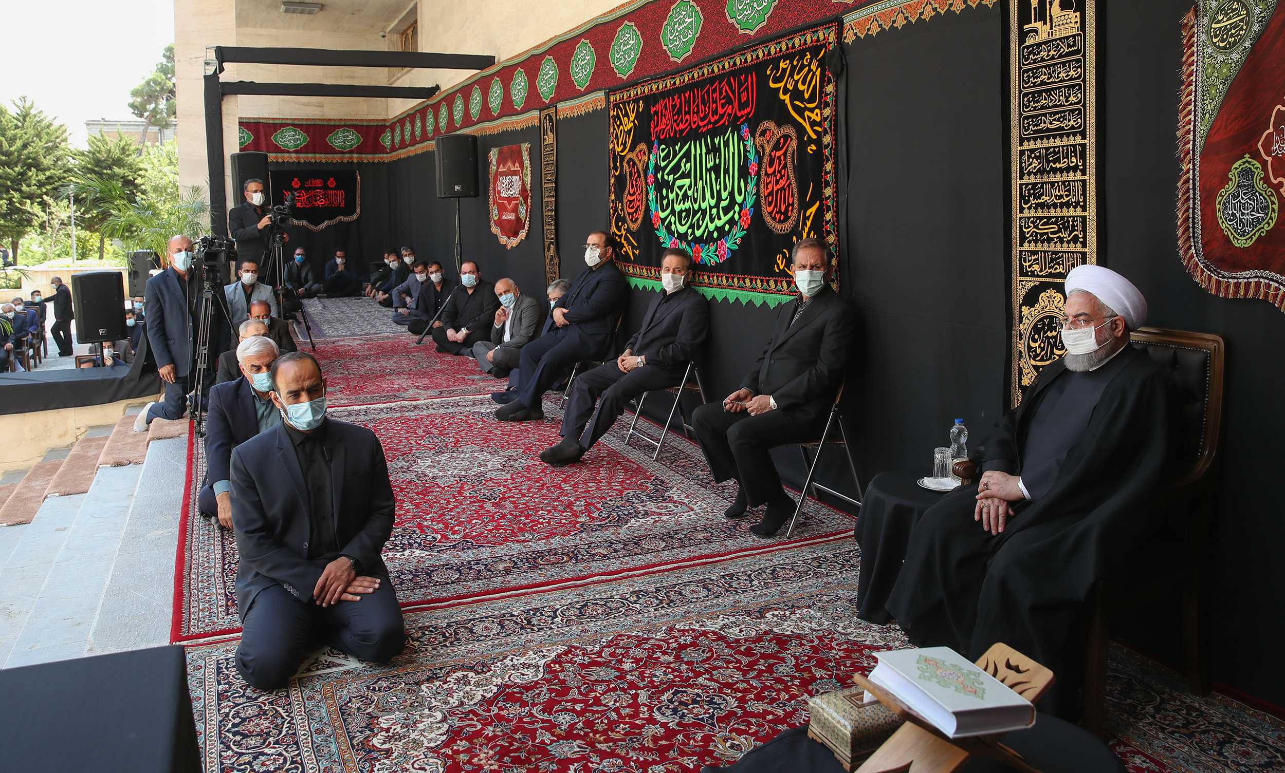 مراسم عزاداری حضرت اباعبدالله(ع) با حضور روحانی مراسم عزاداری حضرت اباعبدالله(ع) با حضور روحانی
