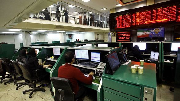 روز سبز شاخص سهام بانکی در تالار شیشهای روز سبز شاخص سهام بانکی در تالار شیشهای