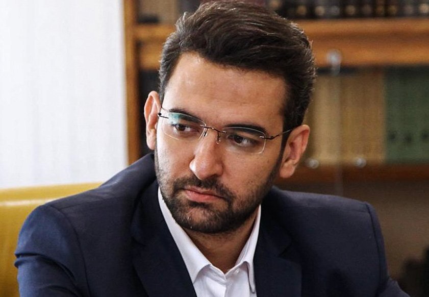آذری جهرمی: فضای مجازی بی‌قانون است