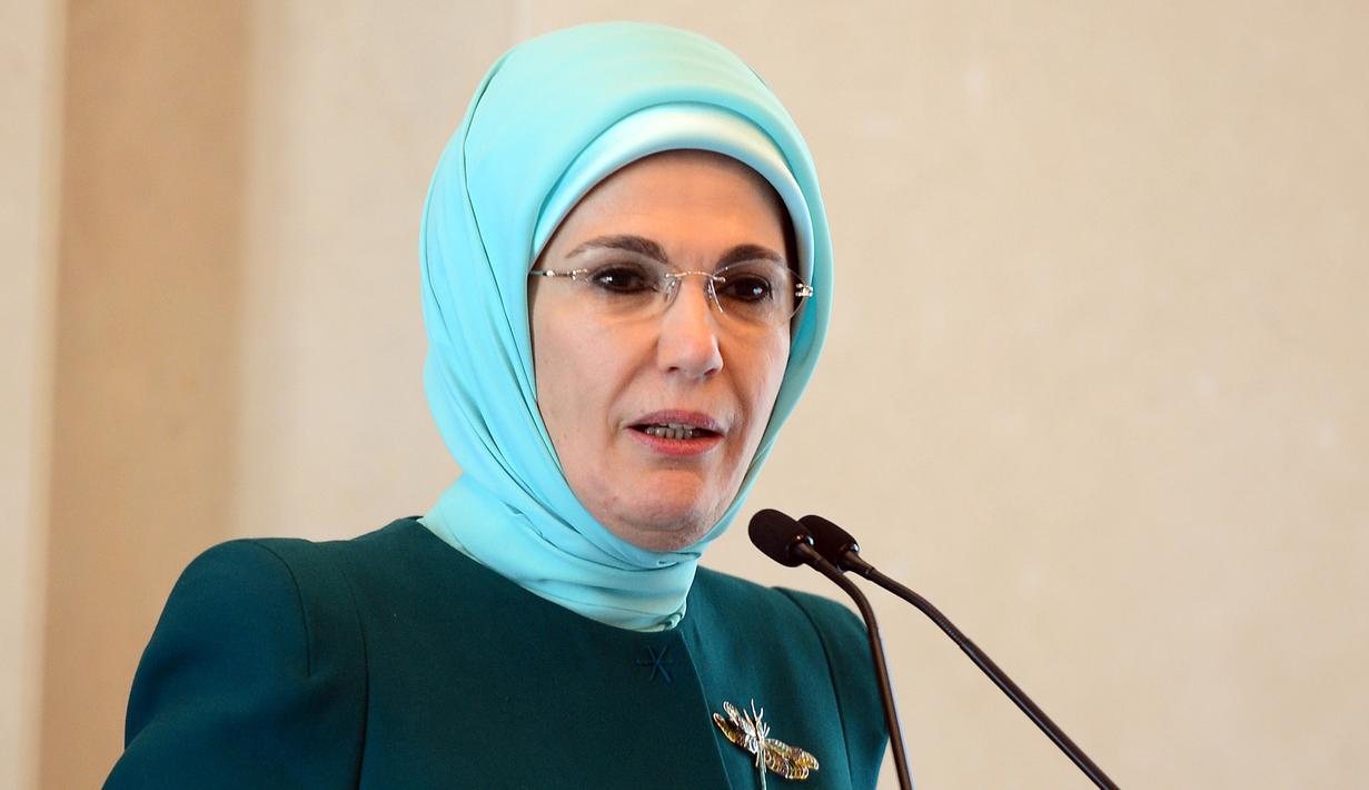 جنجال نذری درست کردن همسر اردوغان +عکس جنجال نذری درست کردن همسر اردوغان +عکس