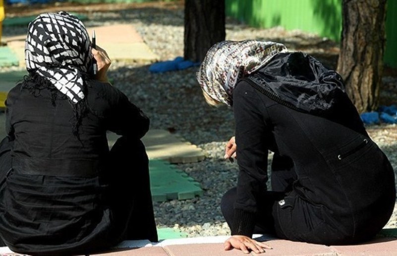 دختران چرا از خانه فرار میکنند؟ دختران چرا از خانه فرار میکنند؟
