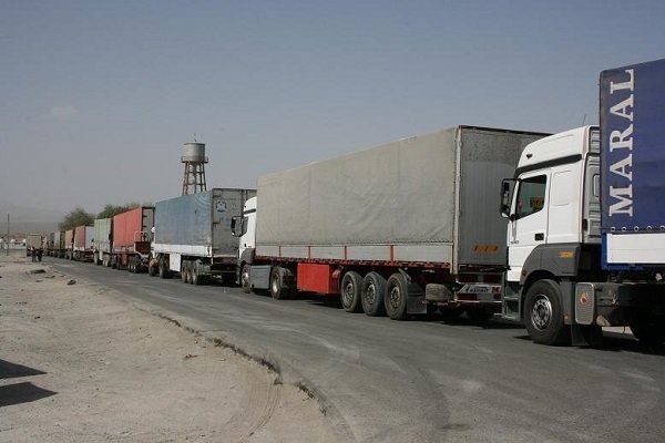 کامیونها امسال چند تن کالا جابه جا کردند؟ کامیونها امسال چند تن کالا جابه جا کردند؟