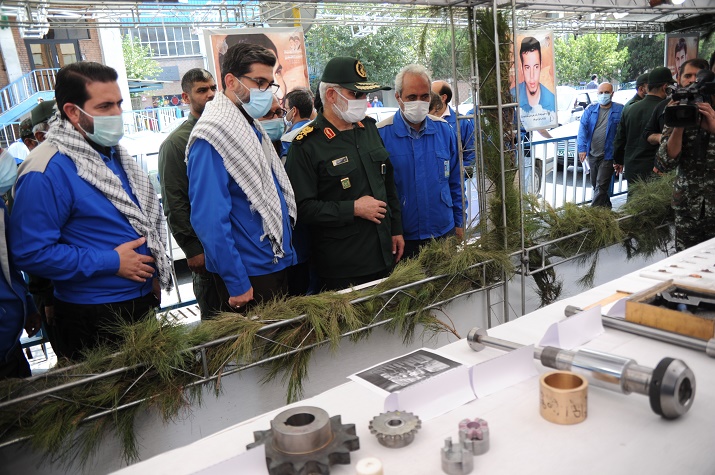 مدیران جهادی از هر بحرانی عبور میکنند مدیران جهادی از هر بحرانی عبور میکنند