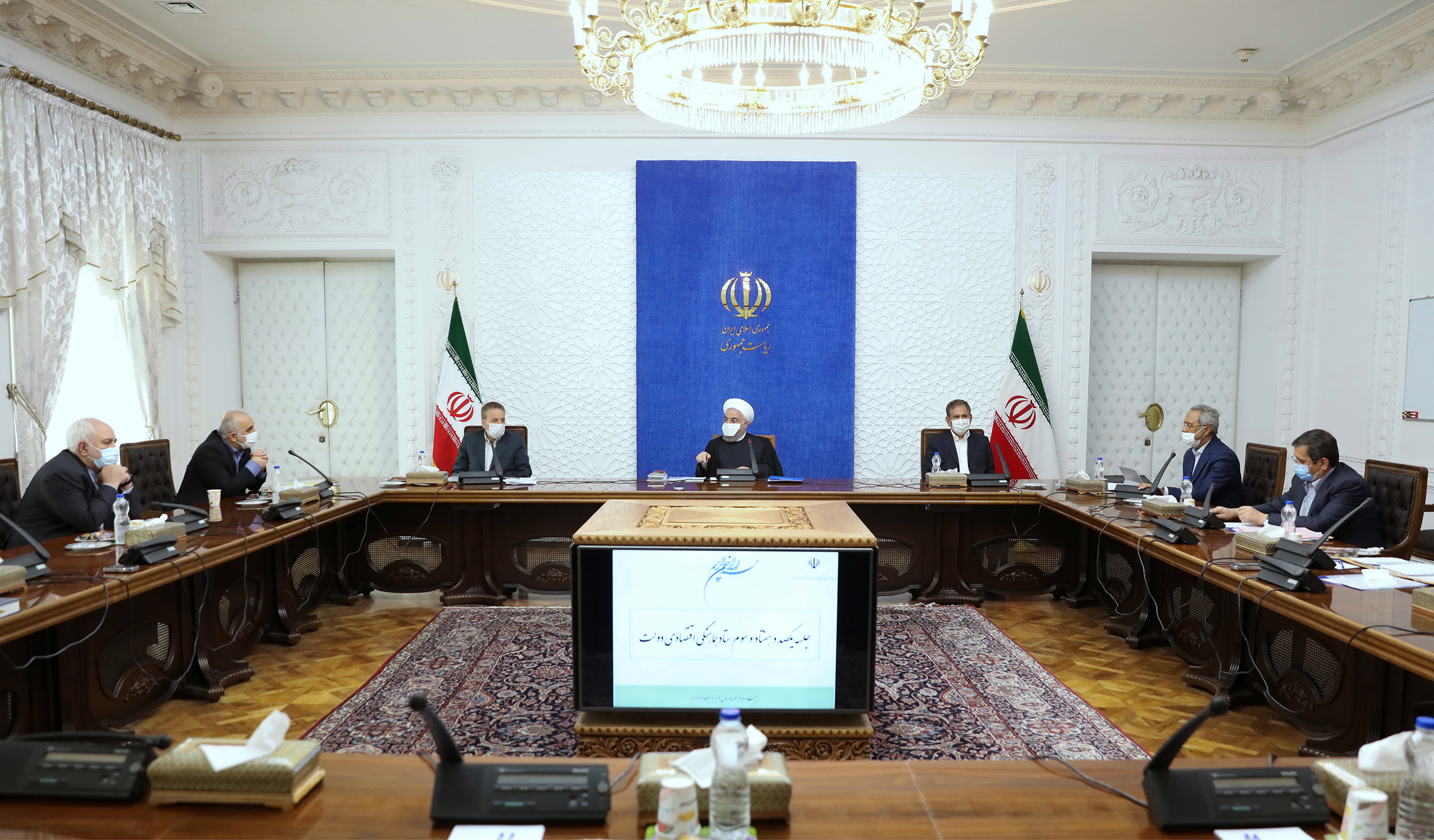 برنامه عرضه سهام شرکتهای دولتی در بازار سرمایه ادامه دارد/ ایجاد گشایش برای استفاده از منابع ارزی در سایر کشورها برنامه عرضه سهام شرکتهای دولتی در بازار سرمایه ادامه دارد/ ایجاد گشایش برای استفاده از منابع ارزی در سایر کشورها