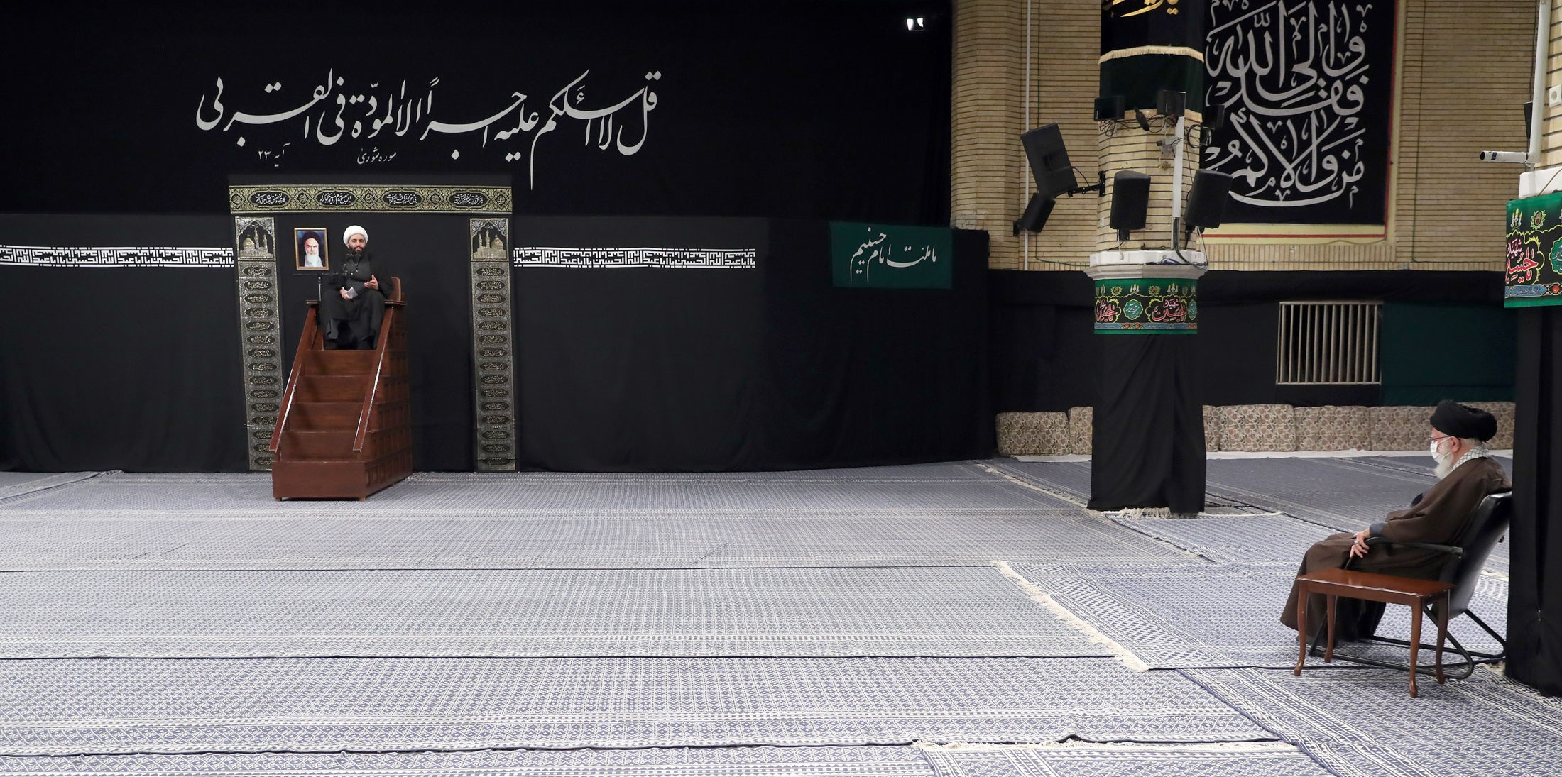 مراسم عزاداری رحلت رسول اکرم(ص) در حسینیه امام خمینی برگزار شد مراسم عزاداری رحلت رسول اکرم(ص) در حسینیه امام خمینی برگزار شد
